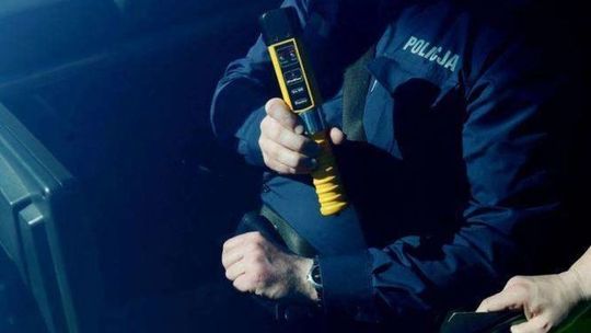 Mężczyzna zadzwonił na policję z prośbą o interwencję. Sam był pod wpływem alkoholu