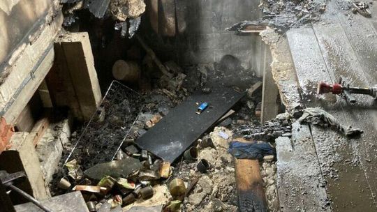 Mężczyzna zginął w pożarze. Ratownicy mieli problem z dojazdem na posesję