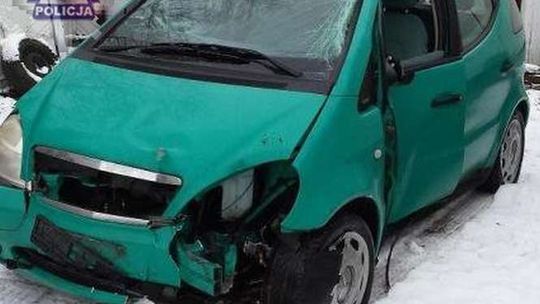 Miał 2,7 promila. Zaliczył słup i lataranię