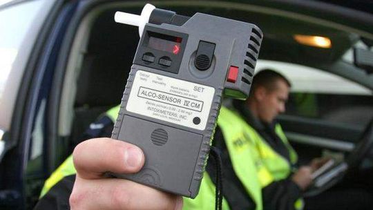 Miał 3 promile i uciekał przed policją. Wpadł do rowu