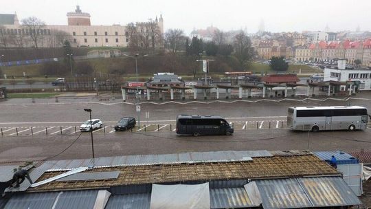 Miał być czynny tylko do końca lutego. Jaka będzie przyszłość dworca przy al. Tysiąclecia?