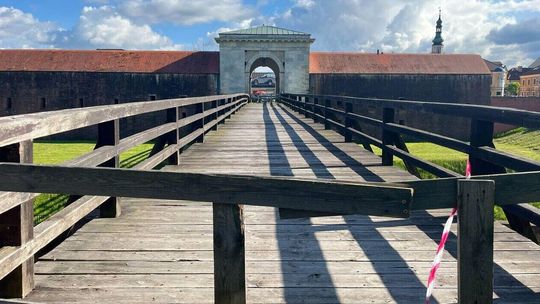Miał być remont, ale go nie ma. Most przy Nowej Bramie Lubelskiej wciąż zamknięty