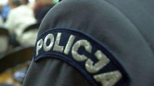 Miał ukraść policjantowi deski. Został przez niego brutalnie pobity