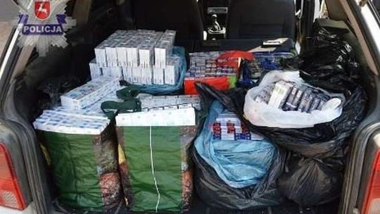 Miał w aucie ponad 2,3 tys. paczek nielegalnych papierosów