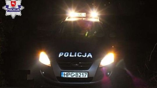 Miała 60 km do szpitala, zaczęła rodzić. Policjanci pilotowali auto