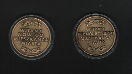 Miasto daje medale. Noworodkom i 18-latkom