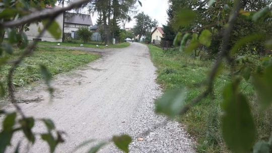 Miasto pozwoliło budować, a teraz zabiera im ziemię
