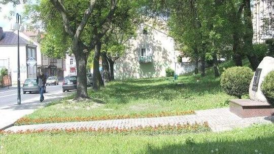 Miasto przypomniało sobie o skwerku przy ul. Pocztowej