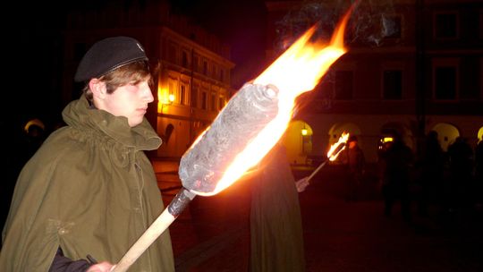 Miasto spało, a oni chodzili: III Listopadowy Rajd Nocny w Zamościu (zdjęcia)