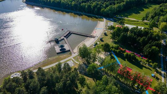 Miasto sprzedaje atrakcyjną działkę nad zalewem. Potencjalnemu nabywcy stawia pewne warunki 