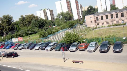 Miasto sprzedaje działkę, żeby mieć na remont stadionu