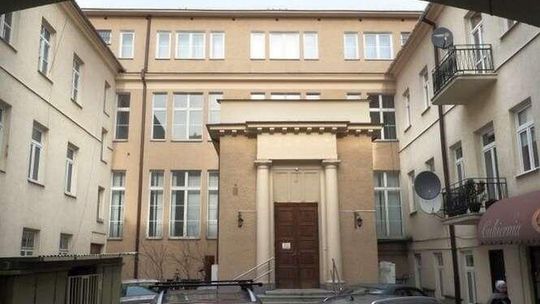 Miasto sprzedaje kamienicę po banku w centrum miasta. Ale nikt jej nie chce