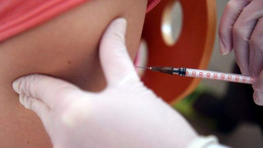 Miasto znów zapłaci za szczepienia dzieci na pneumokoki. Bo akcja działa