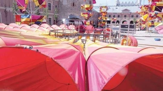 Miastu na urodziny. "Sen o mieście" na dziedzińcu zamkowym