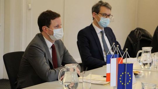 Międzynarodowa afera. Francuski minister chciał w Kraśniku rozmawiać o LGBT 