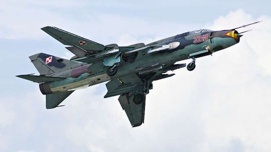 Międzynarodowe Pokazy Lotnicze Dęblin 2015: Na niebie Su-22, na ziemi F-16 (zdjęcia)