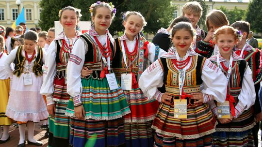 Międzynarodowy folklor w Puławach. Festiwal potrwa do niedzieli [zdjęcia]