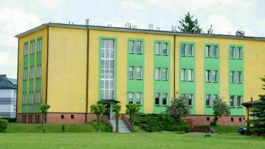 Międzyrzec Podlaski: Radny obawia się anten na szkolnym internacie