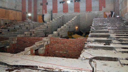 Międzyrzec Podlaski: Wynieśli fotele i zerwali schody w Miejskim Ośrodku Kultury