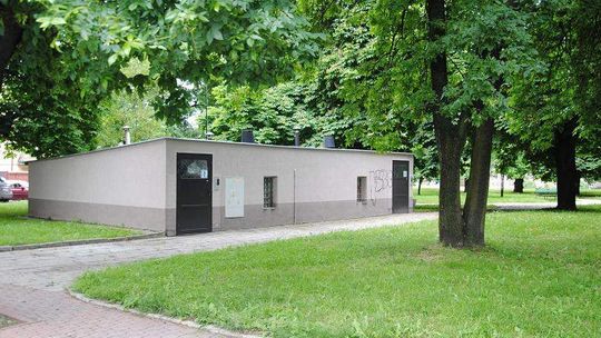 Międzyrzec Podlaski: Ze skweru zniknie szalet, powstanie pomnik