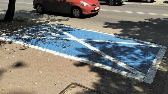 Miejsca parkingowe w Lublinie źle wyznaczone? Chcą wstrzymania pobierania opłat