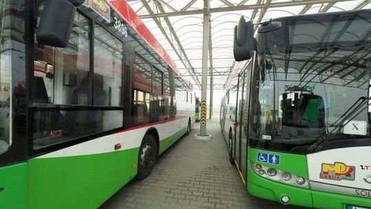 Miejskie autobusy pojadą rzadziej. Będzie mniej kursów do Niemiec i Wólki