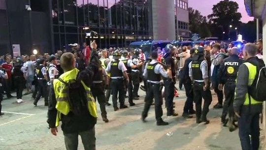 Mieli bilety, ale nie wpuszczono ich na stadion. Polscy kibice starli się z duńską policją
