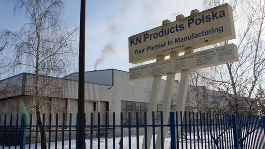 Mieszkańcom od lat życie zatruwają dymiące kominy. Czy można z tym coś zrobić?