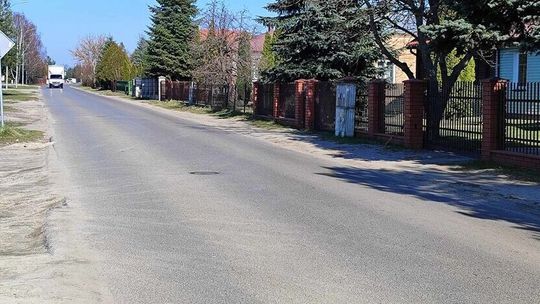 Mieszkańcy czekają na chodnik. A projektowanie ulicy Żeromskiego przedłuża się 