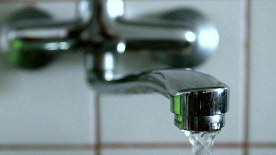 Mieszkańcy Dębowej Kłody mają dość problemów ze skażoną wodą 