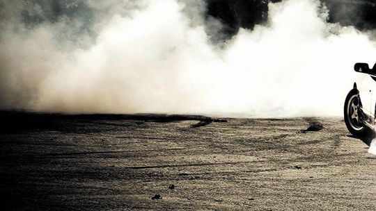 Mieszkańcy i radni skarżą się na "nielegalne wyścigi". "Są słyszalne nie tylko przez zające w polu"