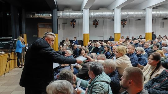 Mieszkańcy mają swoją koncepcję na tunel pod torami, a miasto swoją. PKP PLK pozwalają na korekty