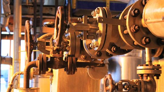 Mieszkańcy najpierw usłyszeli dziwny gwizd, potem poczuli gaz. Nawet w urzędzie nie wiedzieli co się stało