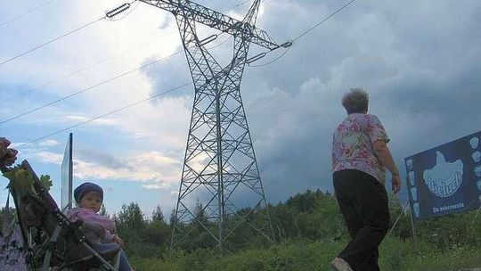 Mieszkańcy nie chcą masztów linii wysokiego napięcia obok domów. Będą protestować?