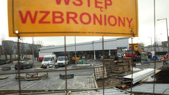 Mieszkańcy nie chcą sklepu obok bloków. "Kto wytrzyma taki hałas?"