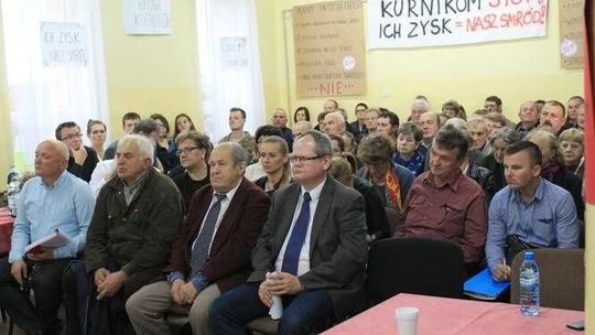 Mieszkańcy nie chcą smrodu. Ferma czeka na decyzję wójta