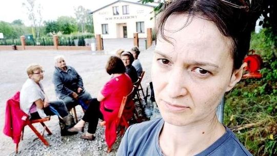 Mieszkańcy nie chcą spopielarni w Czerniejowie. Blokują dojazd i dyżurują przez całą dobę