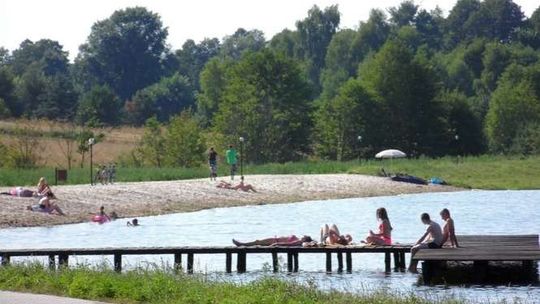 Mieszkańcy o zalewie w Janowicach: Błoto, muł i opóźnienia