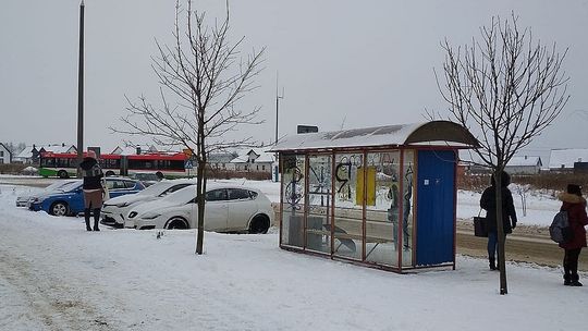 Mieszkańcy os. Borek w Turce chcą biletomatu. "W sklepie często brakuje biletów"