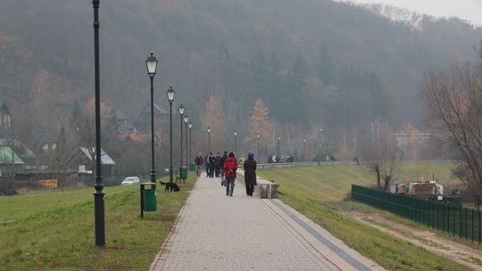 Mieszkańcy przeciwko 5G. T-Mobile: Nie planujemy tej technologii w Kazimierzu Dolnym