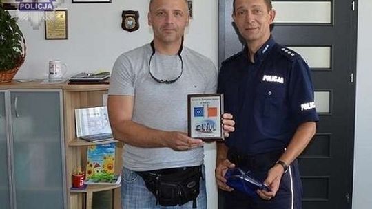 Mieszkaniec Dęblina nagrodzony przez policjantów