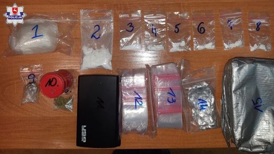 Mieszkaniec Dęblina wpadł podczas przeszukania samochodu