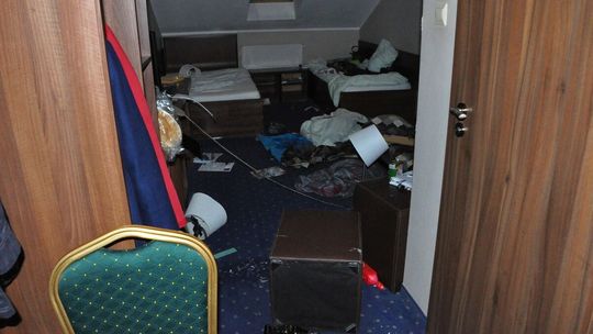 Mieszkaniec Lubelskiego zaszalał w hotelu. Po demolce wybiegł z budynku w samej bieliźnie