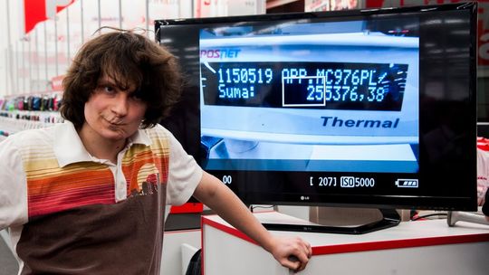 Mieszkaniec Pionek \"ograbił\" Media Markt na ćwierć miliona złotych