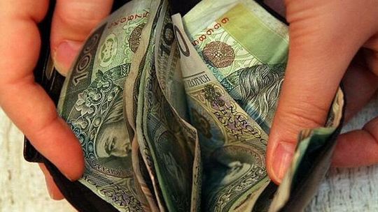 Mieszkaniec Zamościa ofiarą oszusta. Mężczyzna stracił kilka tysięcy złotych