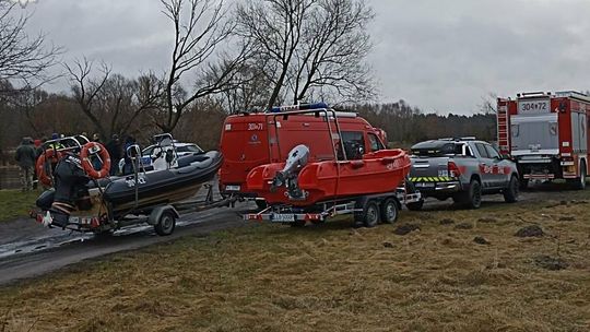 Mija 11. dzień poszukiwań matki, która wpadła za swoim dzieckiem do rzeki