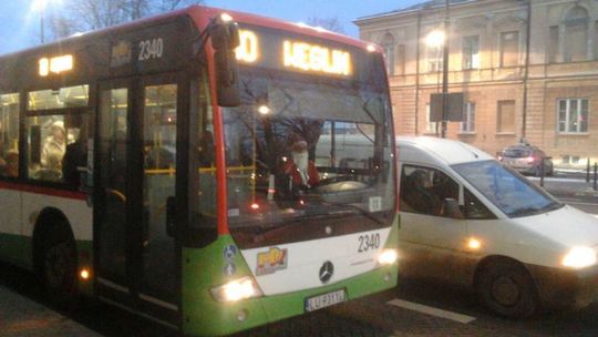 Mikołaje z autobusu MPK dostaną nagrody. Zdjęcie hitem na Facebooku