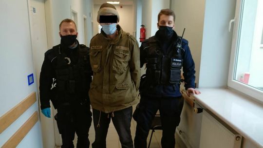 Miłośnik fajerwerków z LSM. Rzucił z balkonu w przechodniów z dziećmi