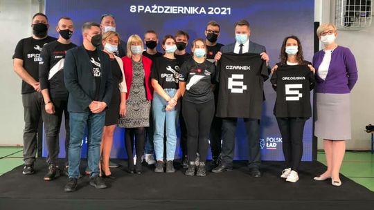 Minister Czarnek i roboty. Uczniowie z Kraśnika na inauguracji nowego programy dla szkół