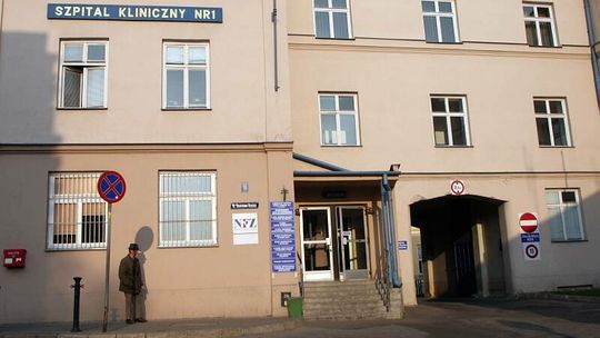 Minister finansów wstrzymał 300 mln zł dla szpitala przy Staszica